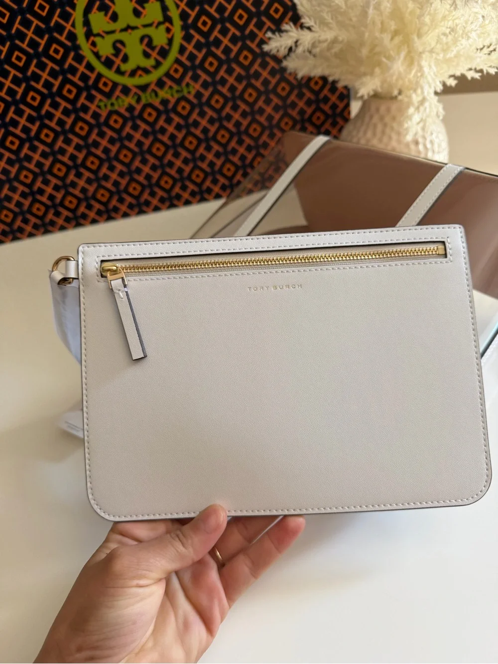 NWT , BLAKE CLEAR SMALL TOTE 156485 CLEAR / OPTIC WHITE
